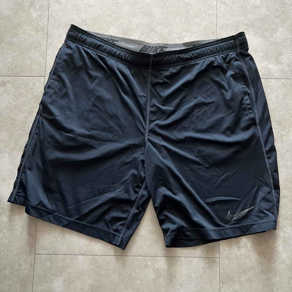 Nike Black Athletic Shorts Moisture-Wicking Performance